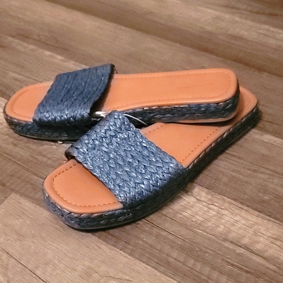 Slippers - Picture 2 of 2